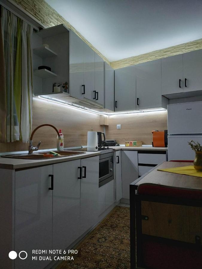 Chrysanty's Tea House Apartment